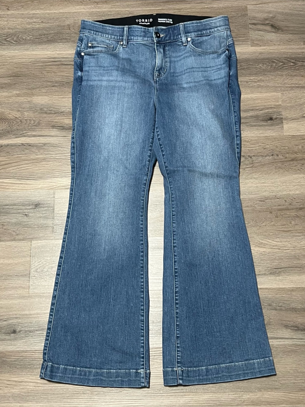 Torrid Womens 16R Blue Jeans Bombshell Flare Cotton Premium Stretch Medium Wash